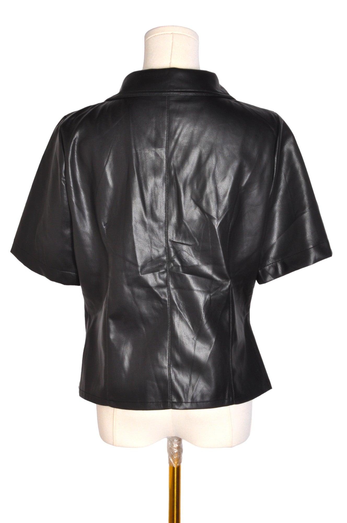 HOUSE OF HARLOW Stylish Women's Black Button - Down Regular - Fit Tops in Size M