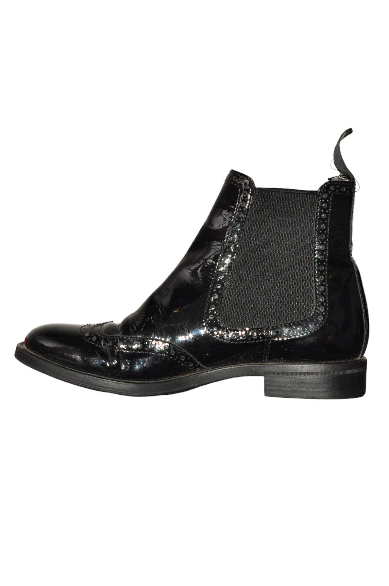 Stylish AQUATALIA Women's Regular-Fit Black Boots - Size 7