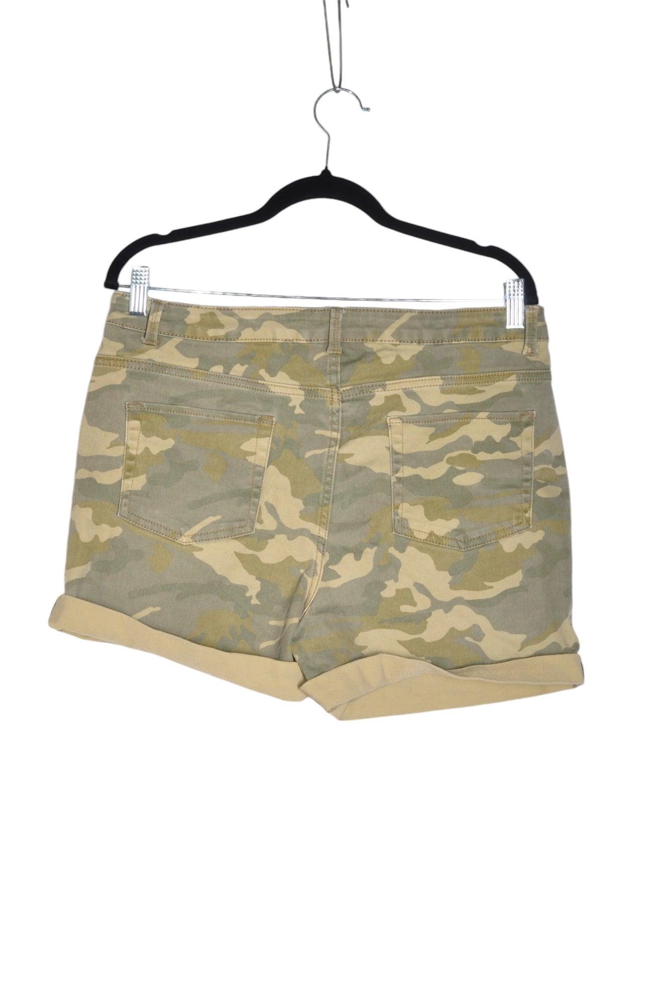 GEORGE Stylish Women's Classic Green Regular Fit Shorts - Size 14