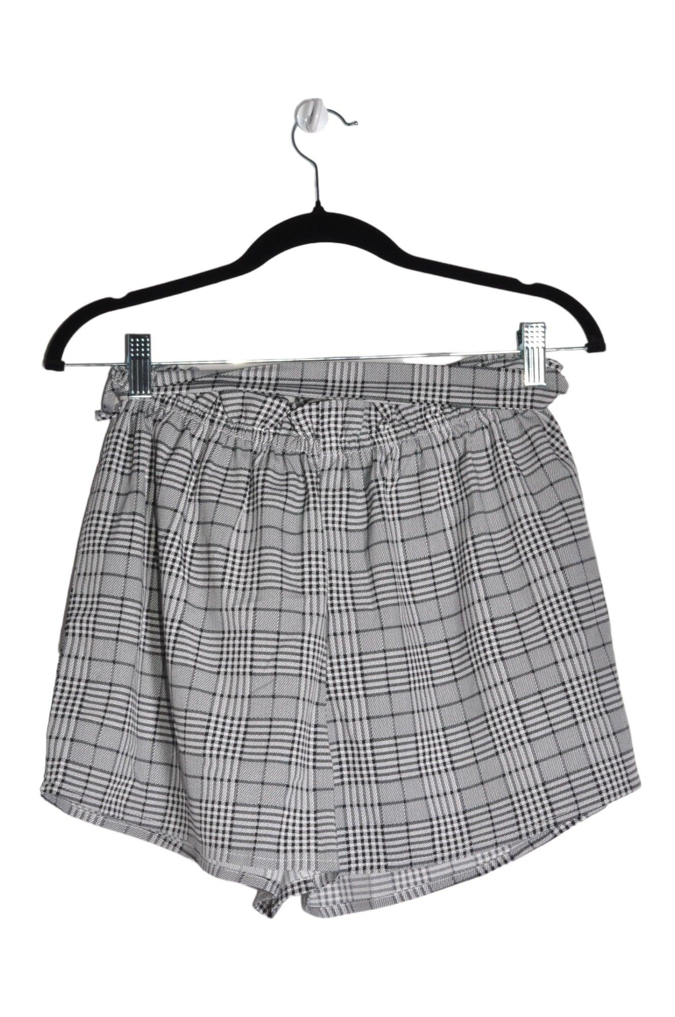 ROMWEY Stylish Women's Classic White Regular-Fit Shorts - Size M