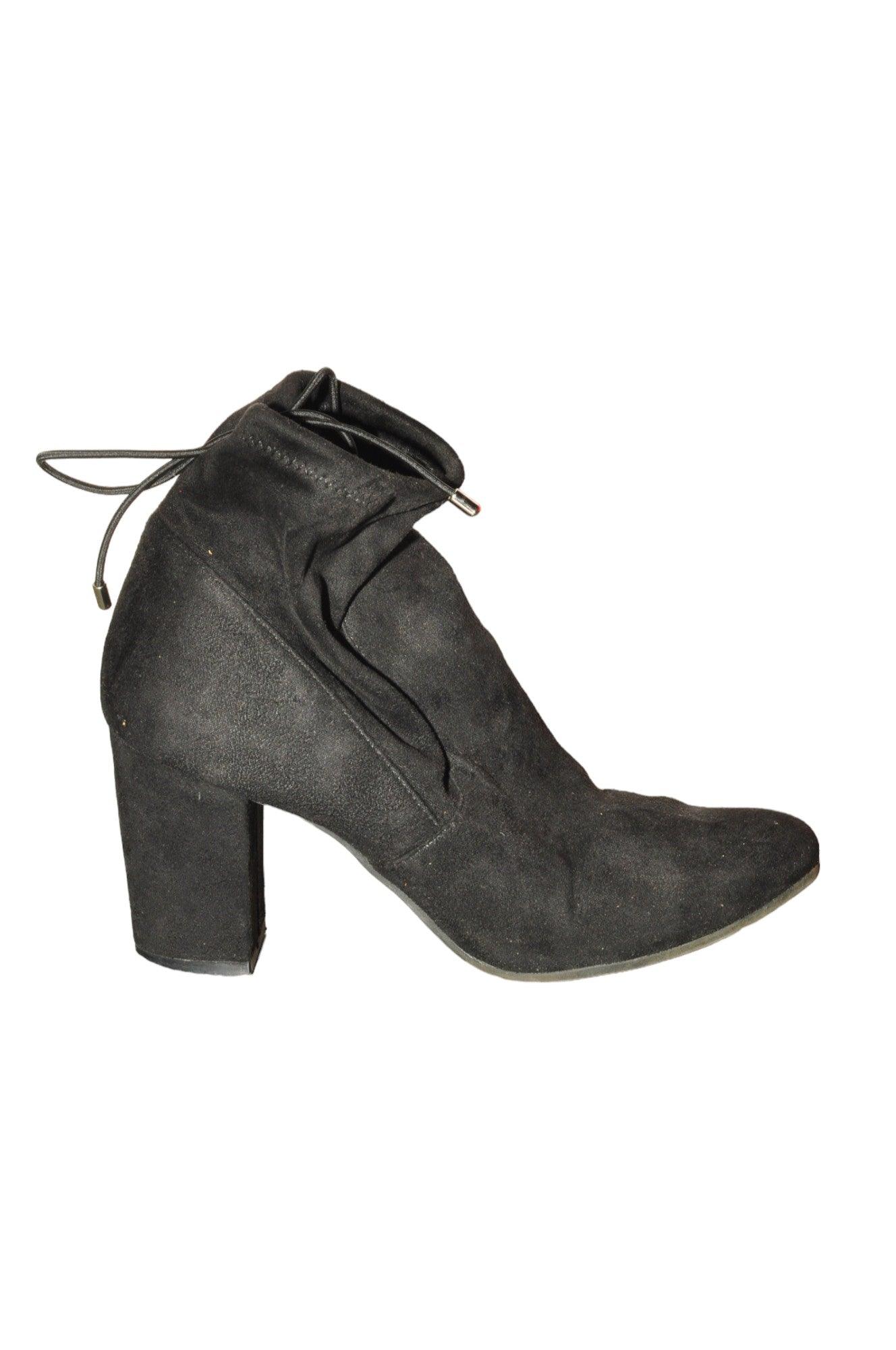 Stylish CHRISTIAN SIRIANO Women's Black Regular Fit Heels - Size 6.5