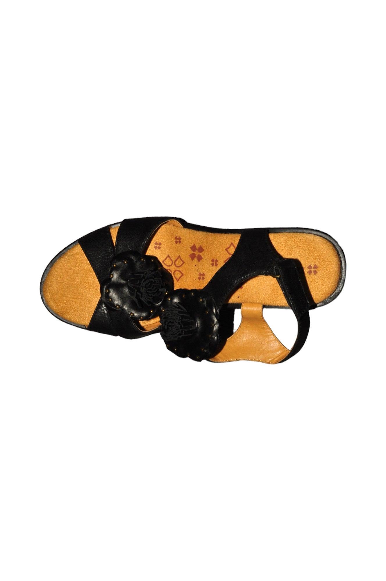 NATURALIZER Stylish Women's Black Sandals with Regular Fit - Size 5