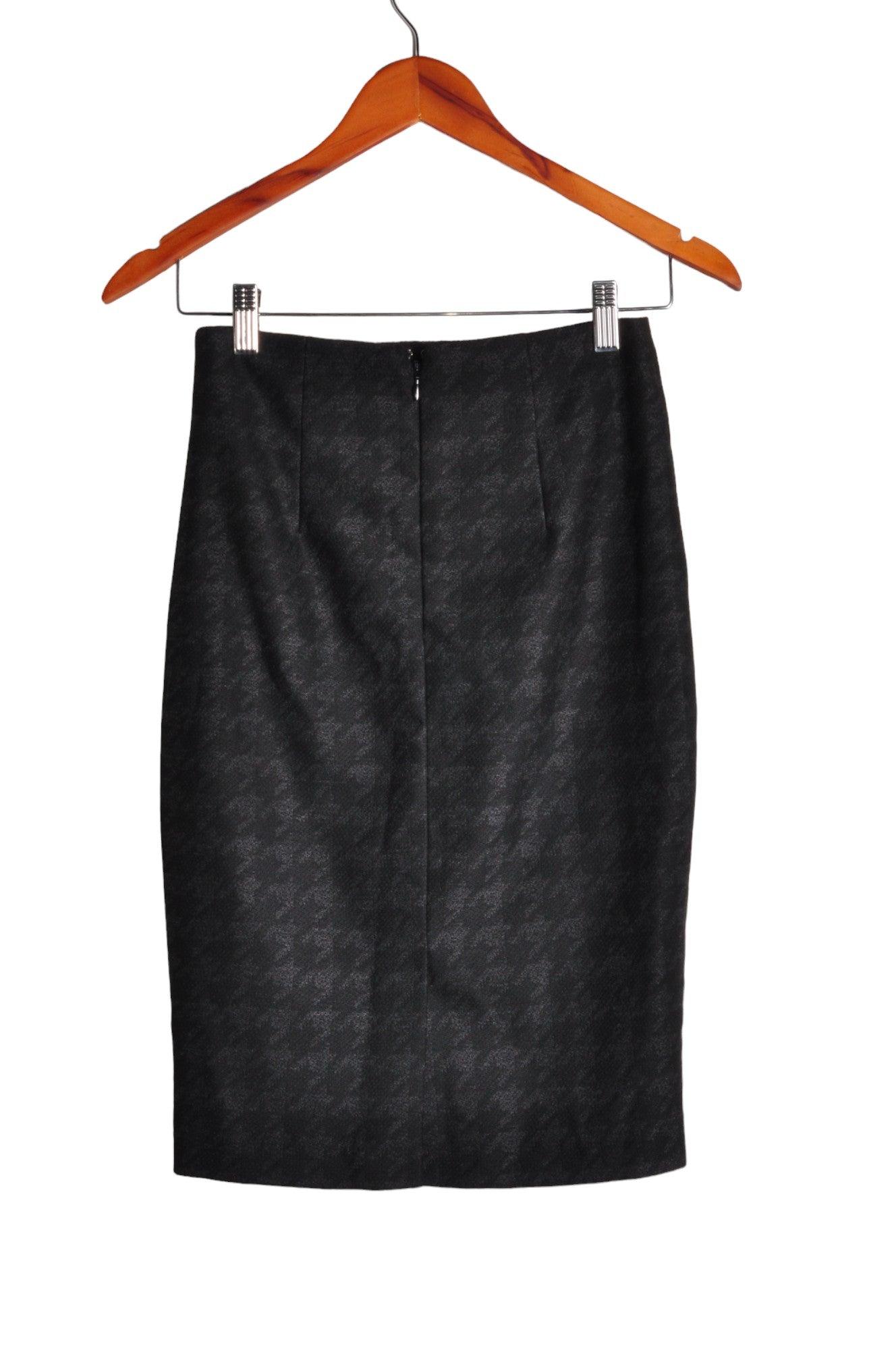 CHATEAU Women's Regular Fit Black Pencil Skirt - Size 0