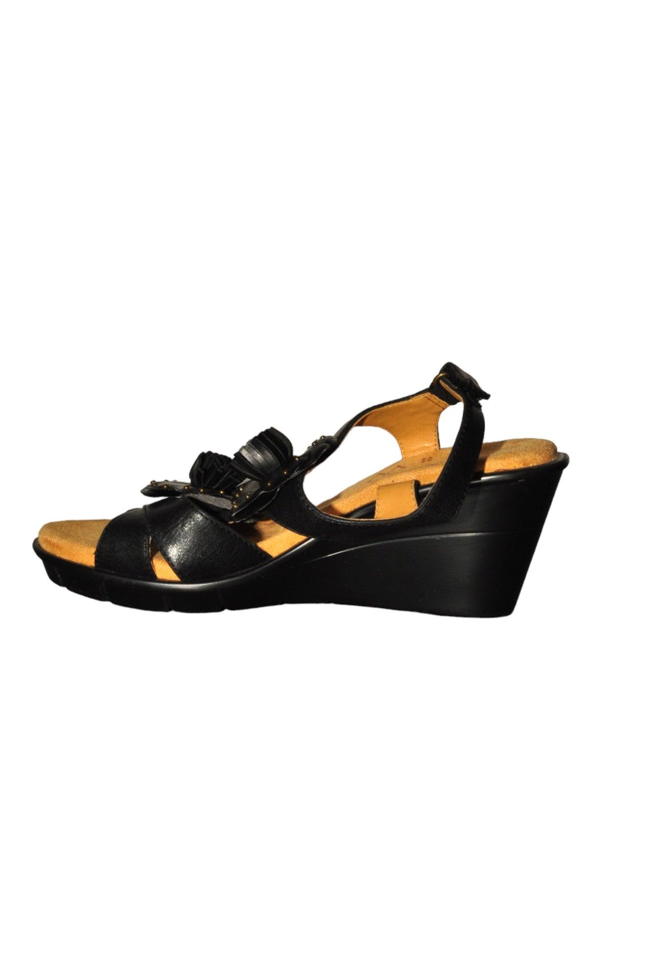 NATURALIZER Stylish Women's Black Sandals with Regular Fit - Size 5