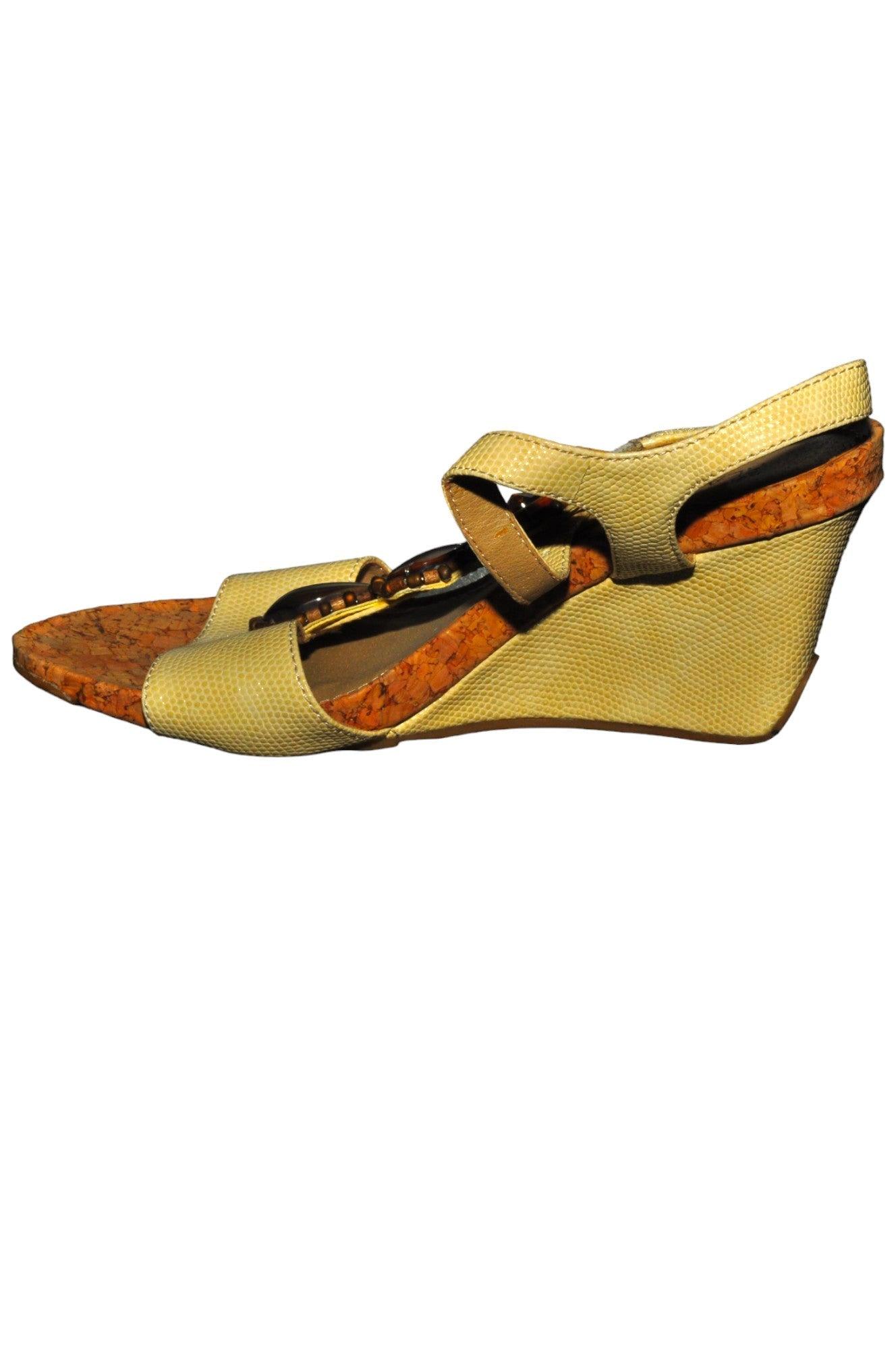 KENNETH COLE Stylish Women's Beige Sandals - Regular Fit, Size 6