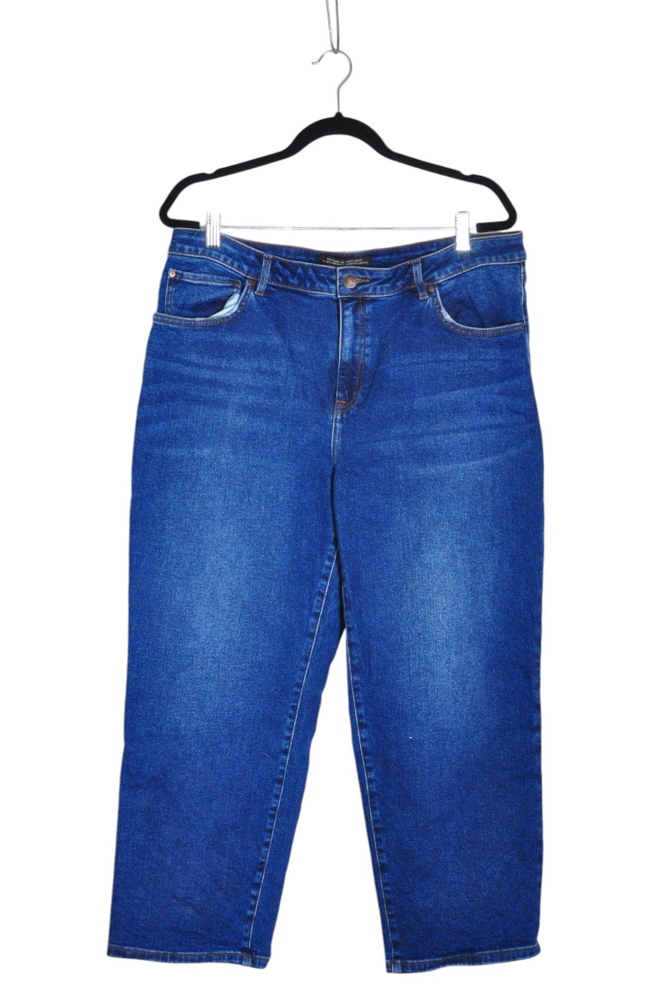 Stylish RW&CO Women's Blue Regular Fit Straight-Legged Jeans - Size 34
