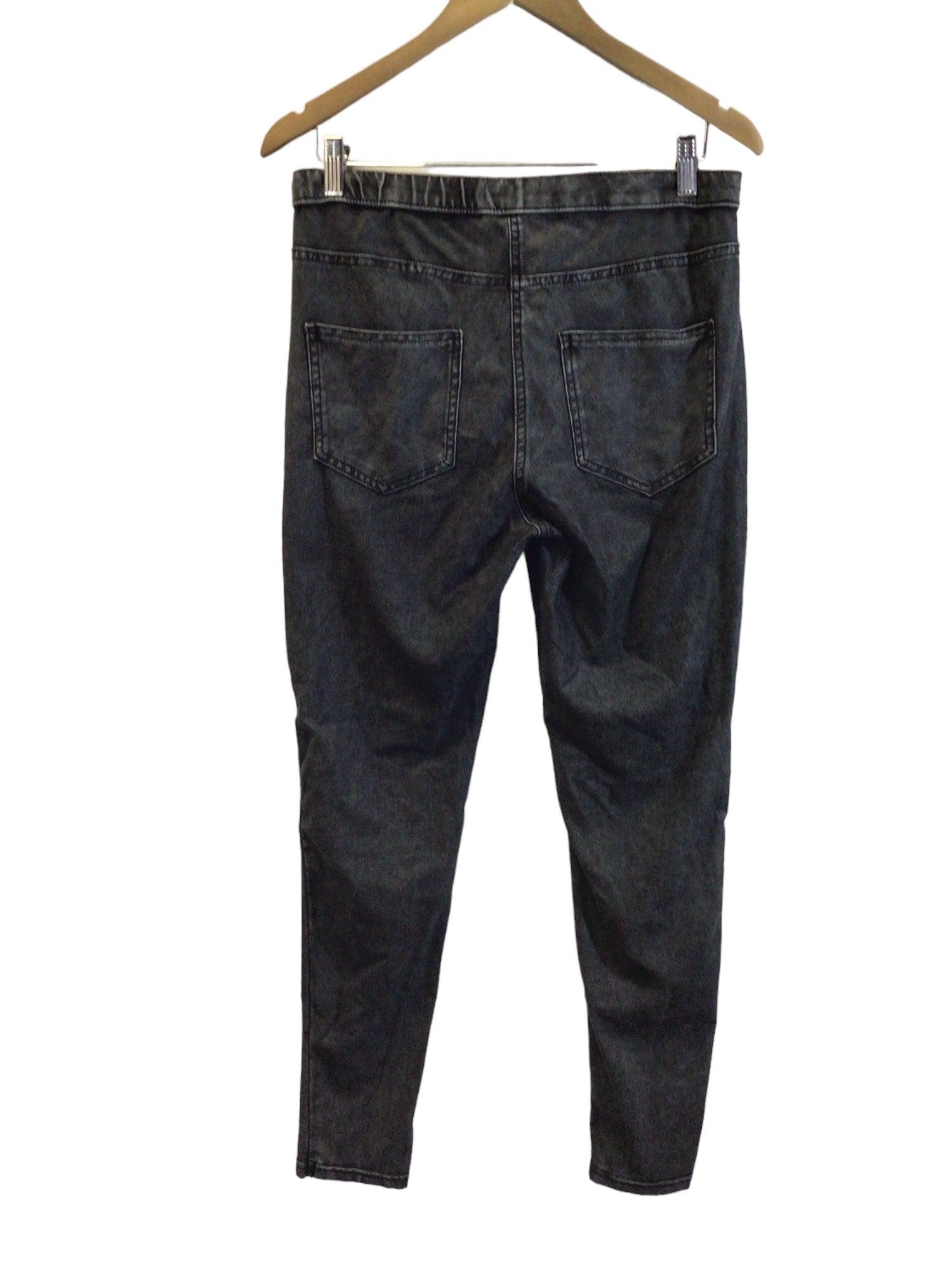 DEX Stylish Women's Gray Regular Fit Straight-Legged Jeans - Size M