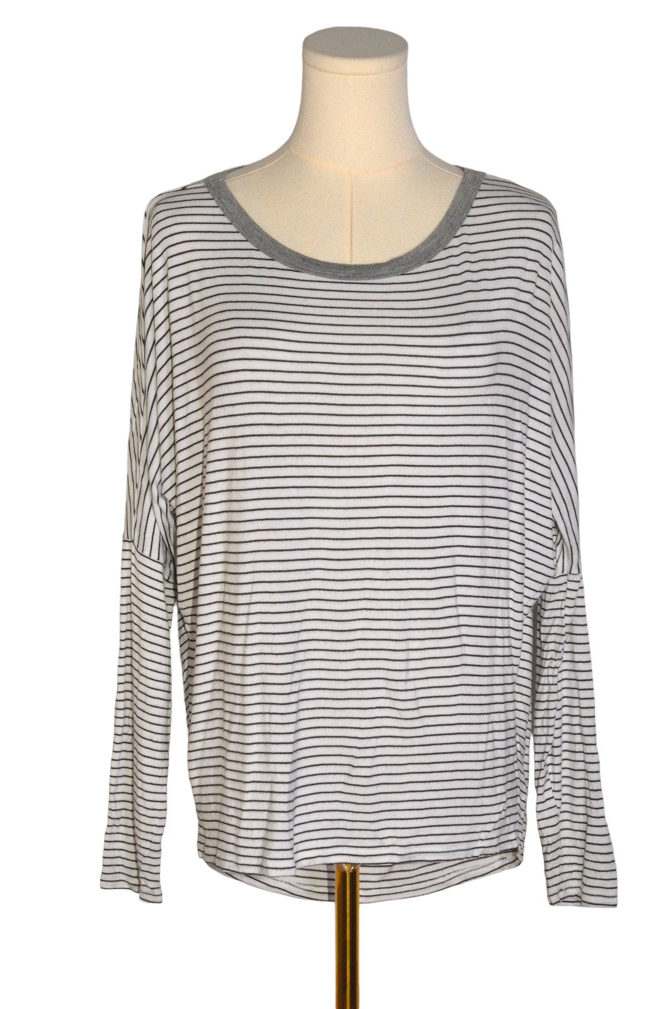 Stylish CABLE & GAUGE Women's White Regular Fit Long - Sleeve T - Shirt in XS